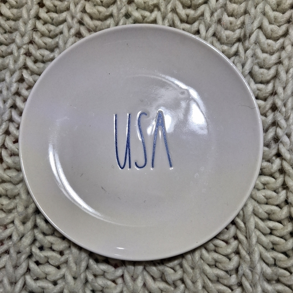 Rae Dunn "USA" plate in excellent condition (see pics).